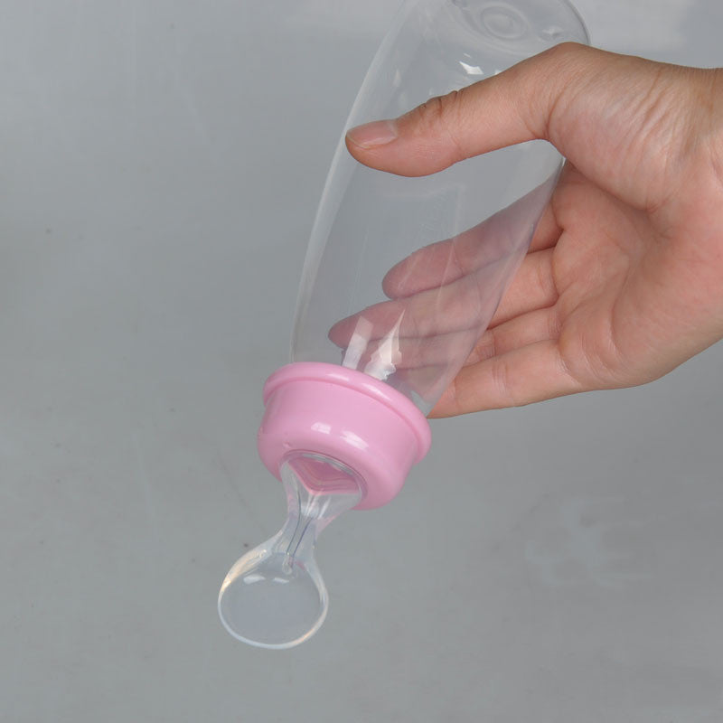 Babyflasche mit Löffel